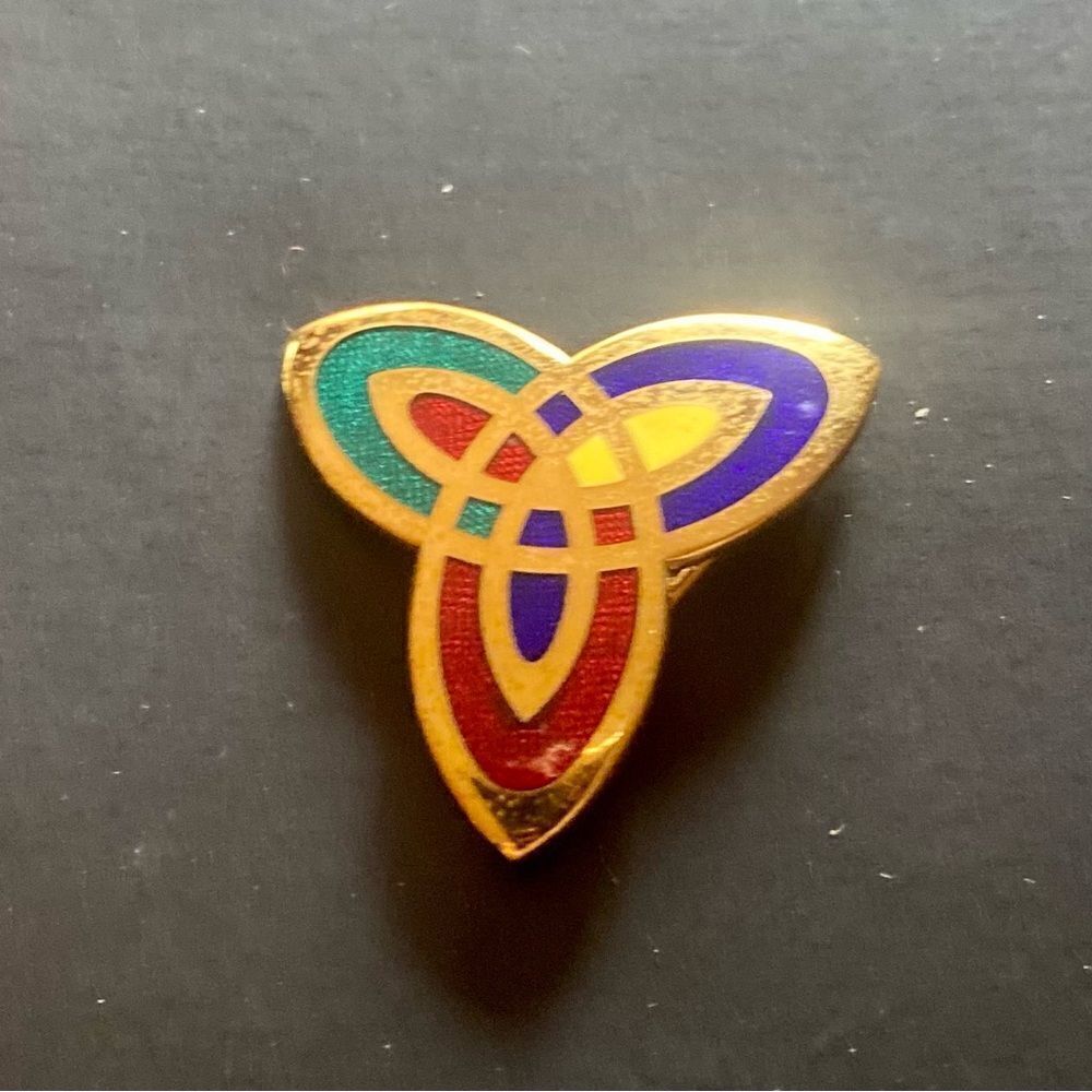 TARA Irish Celtic Trinity Knot Pin
